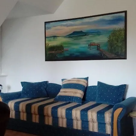 بيت للعطل Mit Pool, Wlan Direkt Am Balatonmáriafürdő