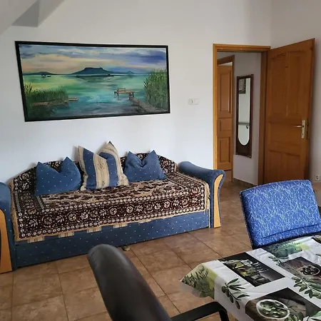 Mit Pool, Wlan Direkt Am بيت للعطل Balatonmáriafürdő